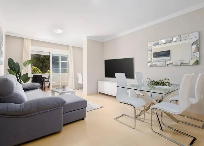 1 Bedroom Golden Banus, Walk Everywhere! Rdr305