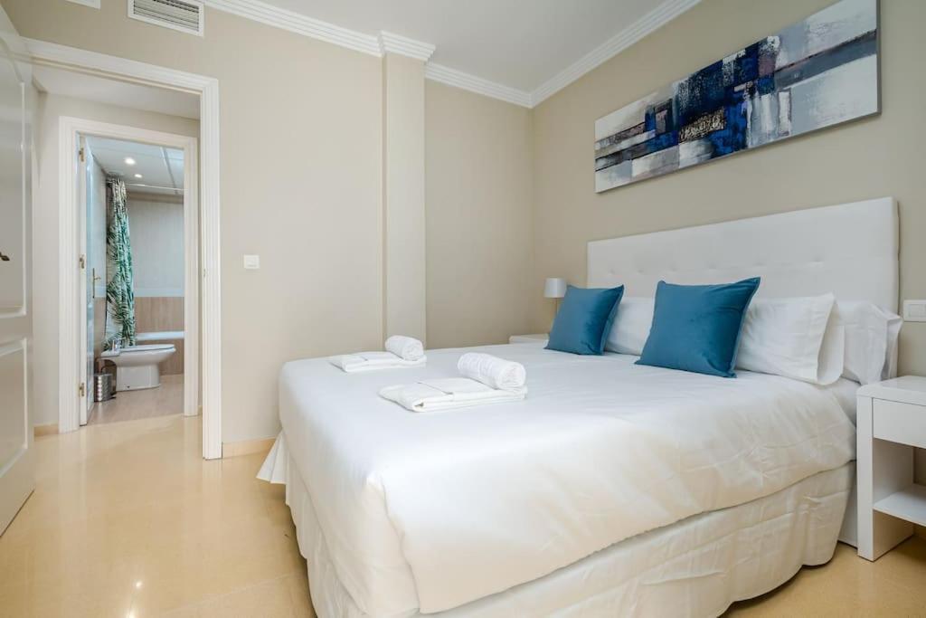 1 Bedroom Golden Banus, Walk Everywhere! Rdr305 * Marbella