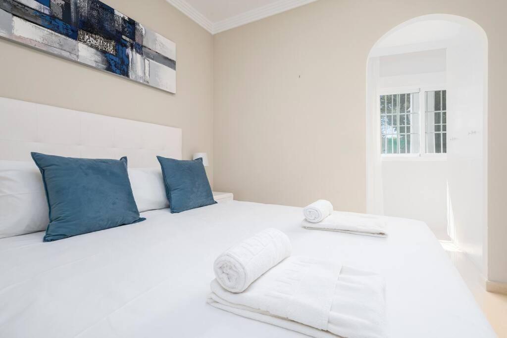1 Bedroom Golden Banus, Walk Everywhere! Rdr305 * Marbella
